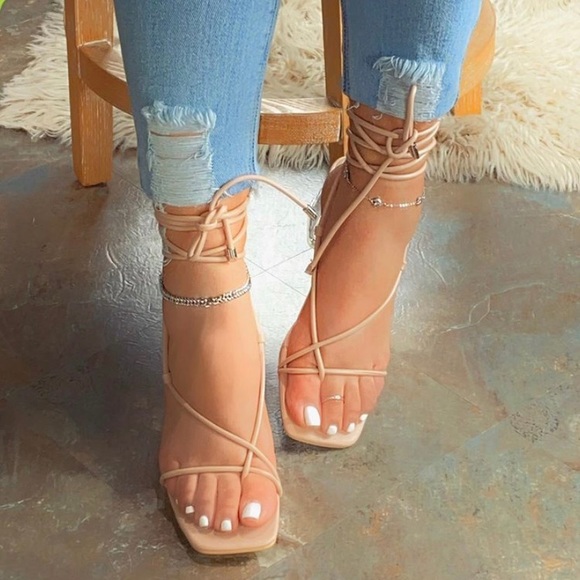 ❌SOLD❌Nude Heels - Picture 1 of 4